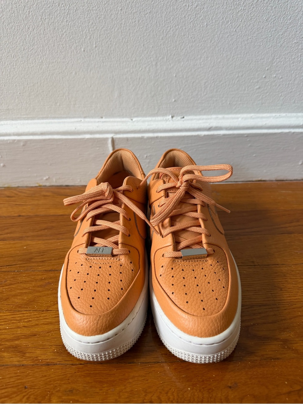Nike Air Force 1 Low Tops Sneakers in Peach Orange with White Sole - Picture 2 of 3